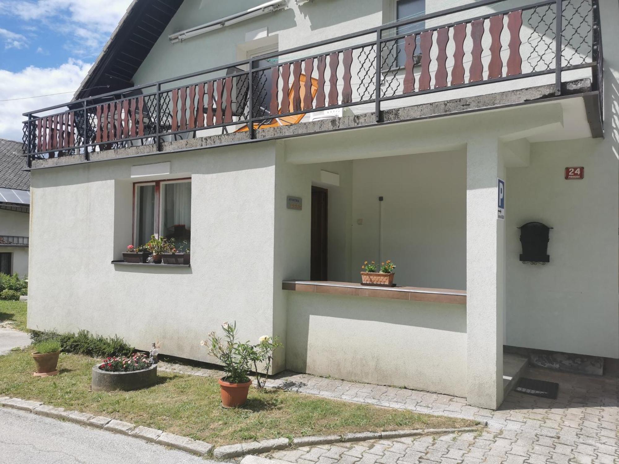 Apartma Rekar - A House, Where You Can Relax In The Embrace Of Nature Jesenice Luaran gambar